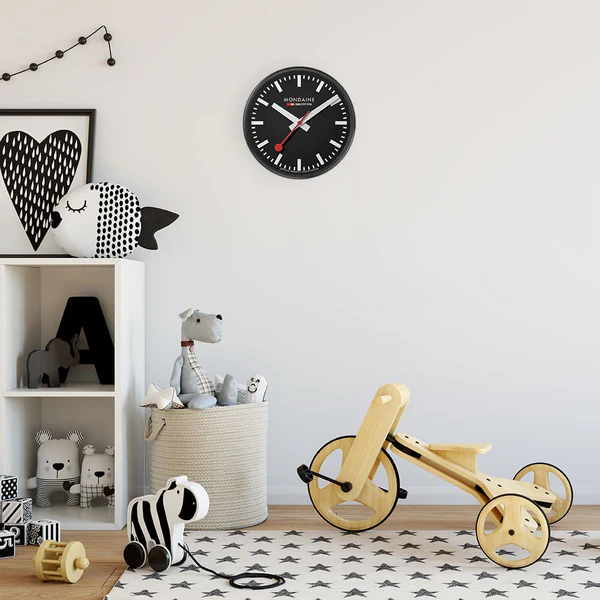 Reloj de pared Mondaine, color negro, esfera negra - Imagen 7